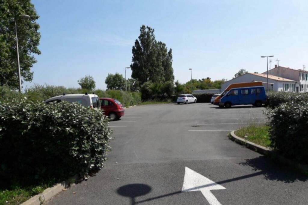 Appartamento Beau T3 *** pour 2 à 4 pers avec patio privatif La Couarde-sur-Mer Esterno foto
